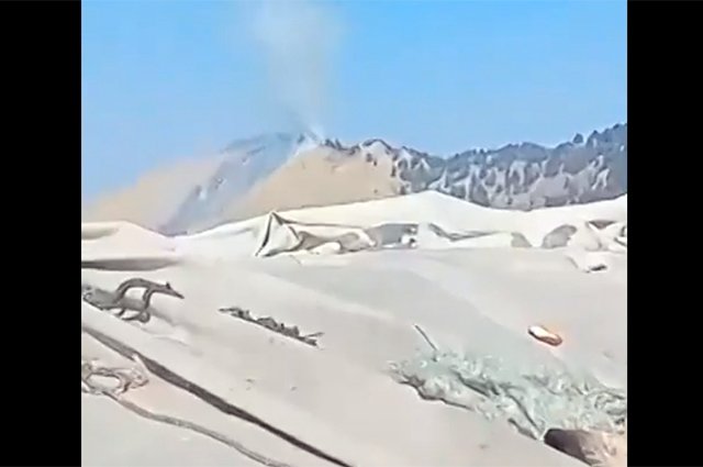 В горах Афганистана разбился самолет, летевший из Индии в Москву.