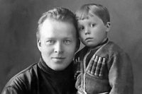 Аркадий Гайдар с сыном Тимуром.