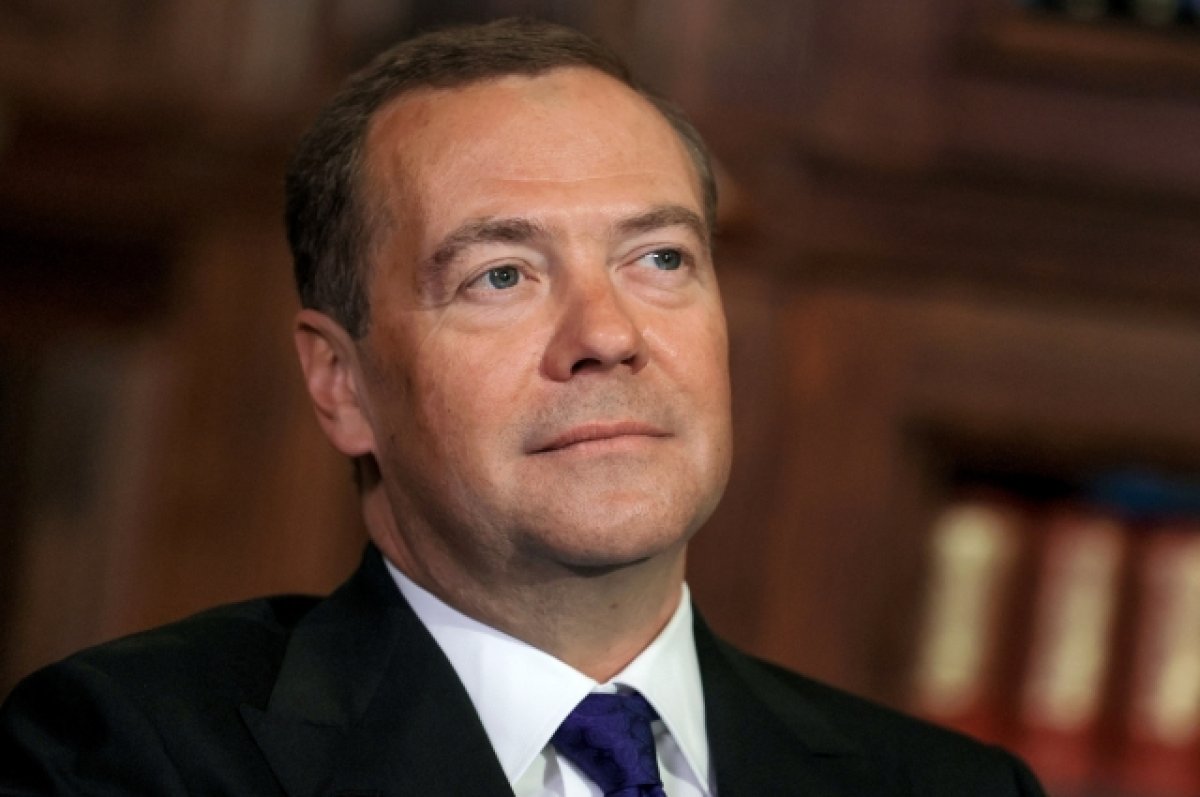 Медведев с иронией ответил на заявление Госдепа о возвращении Аляски