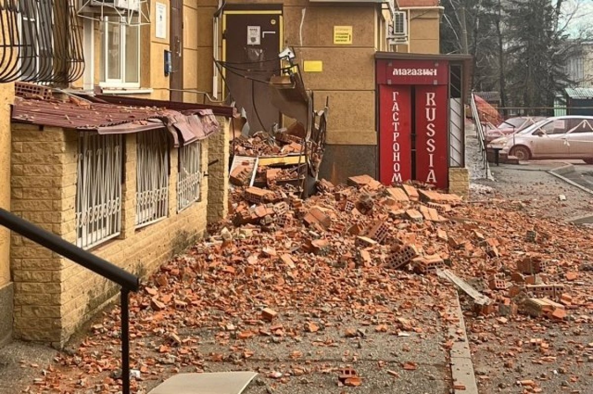 Управкомпания в Ставрополе затянула с ремонтом дома, где обрушилась кладка  | АиФ Ставрополь