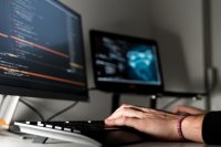 Сургутянка обналичила денежные средства с кредитной карты, оформила займы в пяти банках города, попросила в долг у родственников.