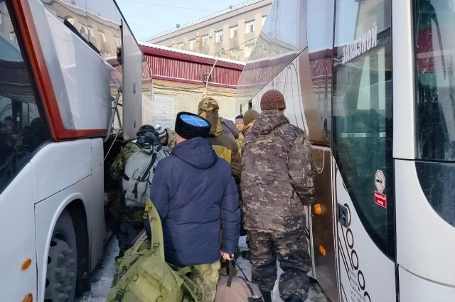59 казаков-добровольцев отправились в зону проведения СВО из Оренбуржья.