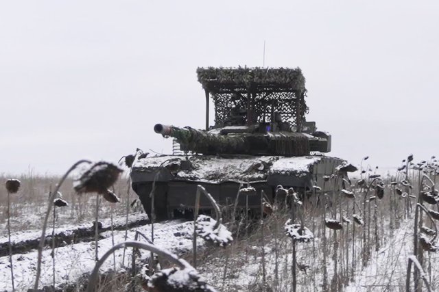 Танки Т-80БВМ оснастили комплексами «Волнорез»