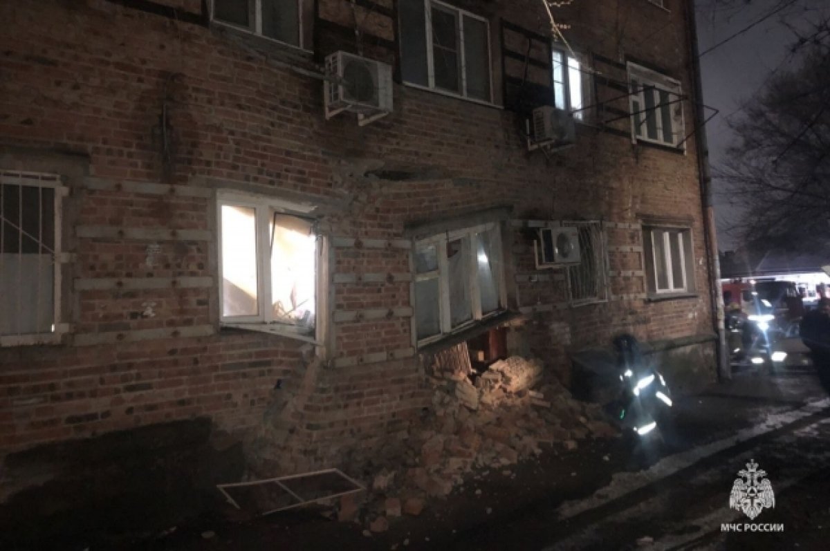 В Ростове введут ЧС в районе пятиэтажки, у которой обрушилась стена