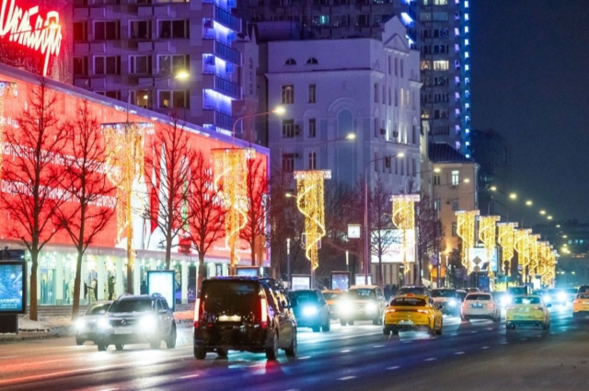 Собянин: по вечерам в столице зажигаются больше миллиона светильников