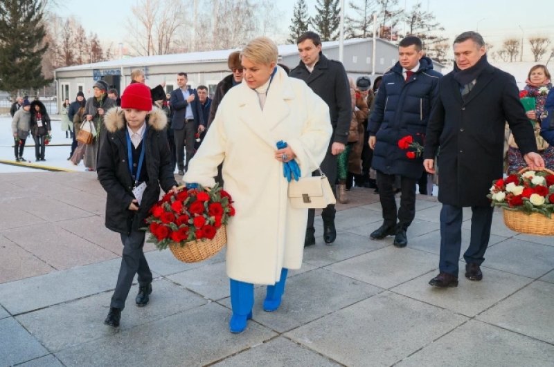 Наталья Ярыгина (вдова олимпийского чемпиона) с внуком, который впервые приехал на соревнования имени деда.