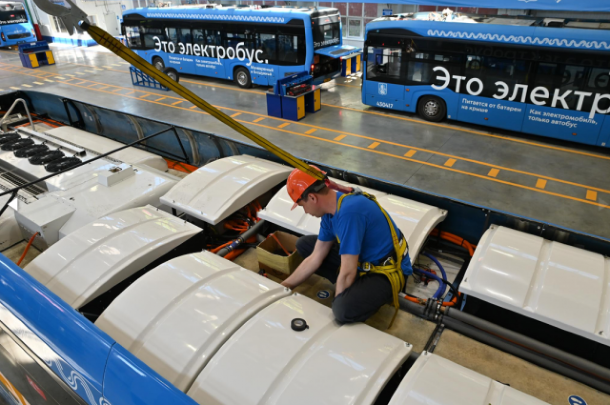 Собянин рассказал, как в столице собирают новейшие электробусы