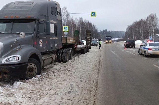Женщину в Ижевске насмерть сбил грузовик Freightliner и машина Suzuki grand vitara.