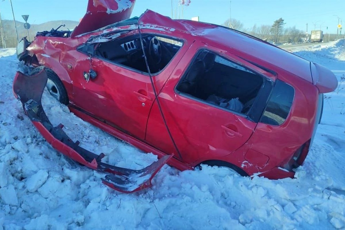 Под Хабаровском пьяный водитель разбил авто на тест-драйве, двое пострадали  | АиФ Хабаровск