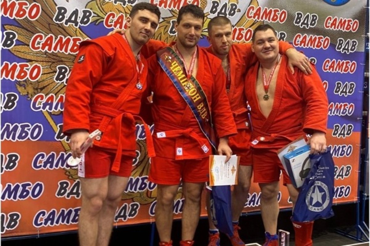 Брянский самбист Осипенко стал победителем Кубка ВДВ