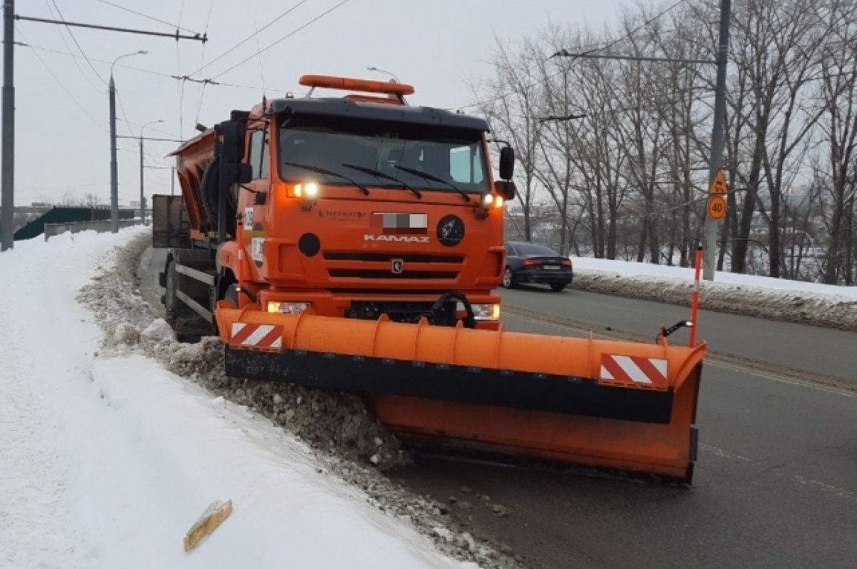 В борьбе со снегом Омск поддержат новосибирские компании | АиФ Омск