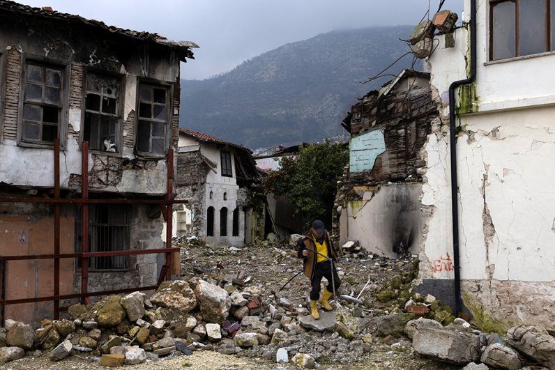 Год после землетрясения в Хатае, Турция.