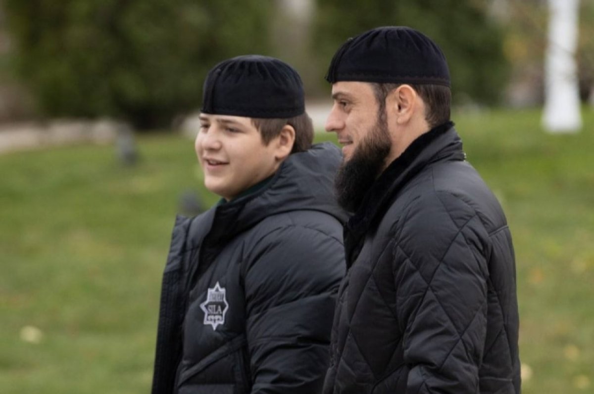 Сын главы Чечни Адам Кадыров получил медаль за победу в соревнованиях в ОАЭ