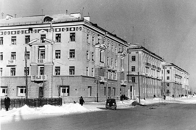 Конец 50-х. Первые дома на проспекте Октября.
