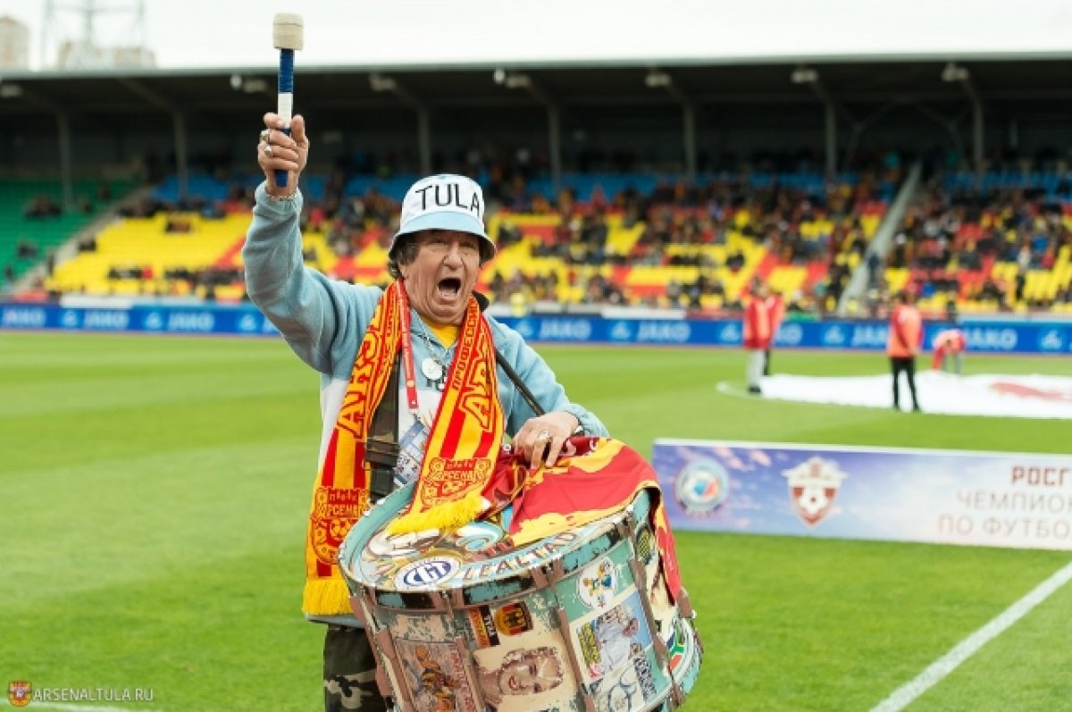 Скончался легендарный болельщик Карлос Тула, посетивший 13 чемпионатов мира