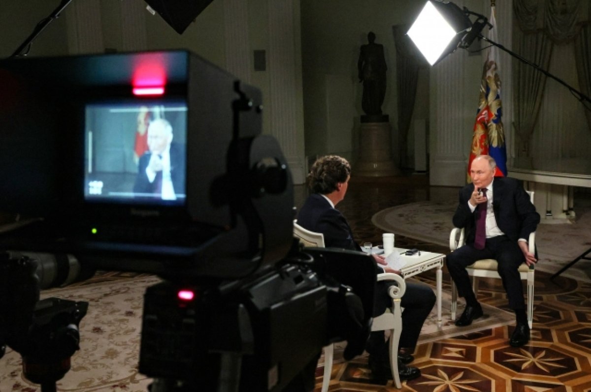 В Еврокомиссии смотрели интервью Путина Такеру Карлсону