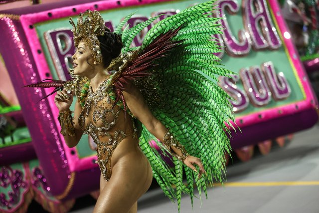 Бразильский карнавал в Сан-Паулу