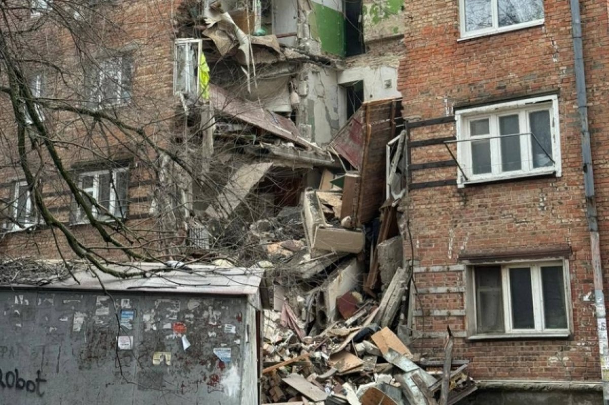 Глава администрации Ростова встретился с жителями разрушенного дома