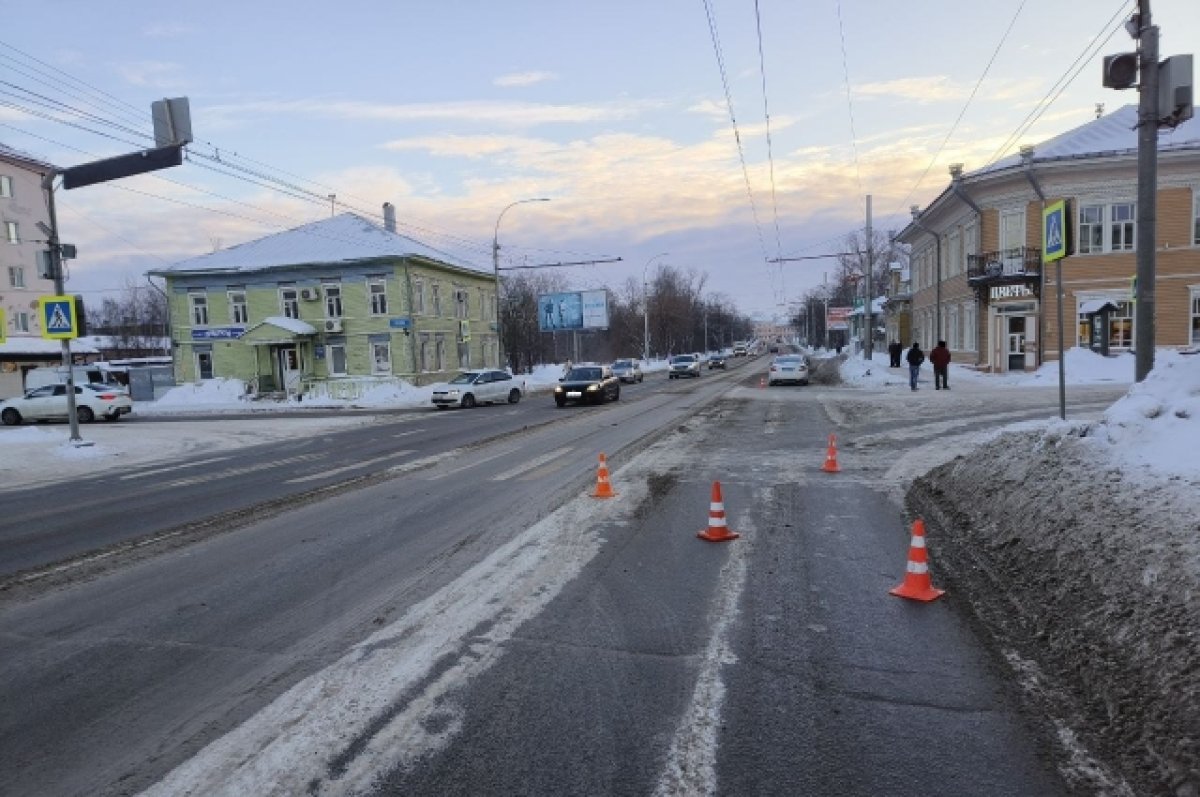 В Вологде водитель за рулем иномарки сбил девушку-подростка на переходе |  АиФ Вологда