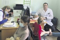 В сельской местности маленьких пациентов консультируют выездные бригады врачей из Ростова.