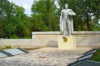 Мемориал на Центральном кладбище в Грозном.