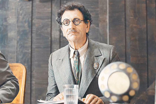 В фильме «Мастер и Маргарита» Михаил Берлиоз, которого сыграл Евгений Князев, не верит, что всё уже предрешено.