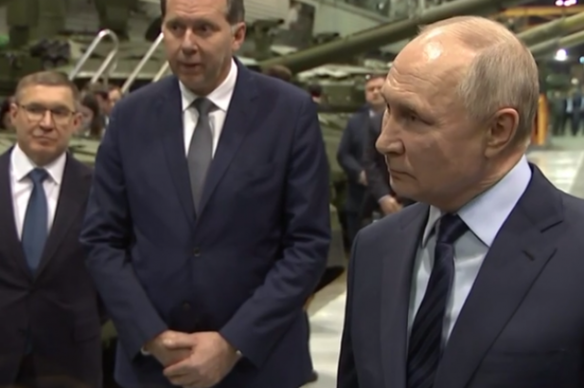 Путину на УВЗ показали подготовленные к отправке в ВС РФ современные танки