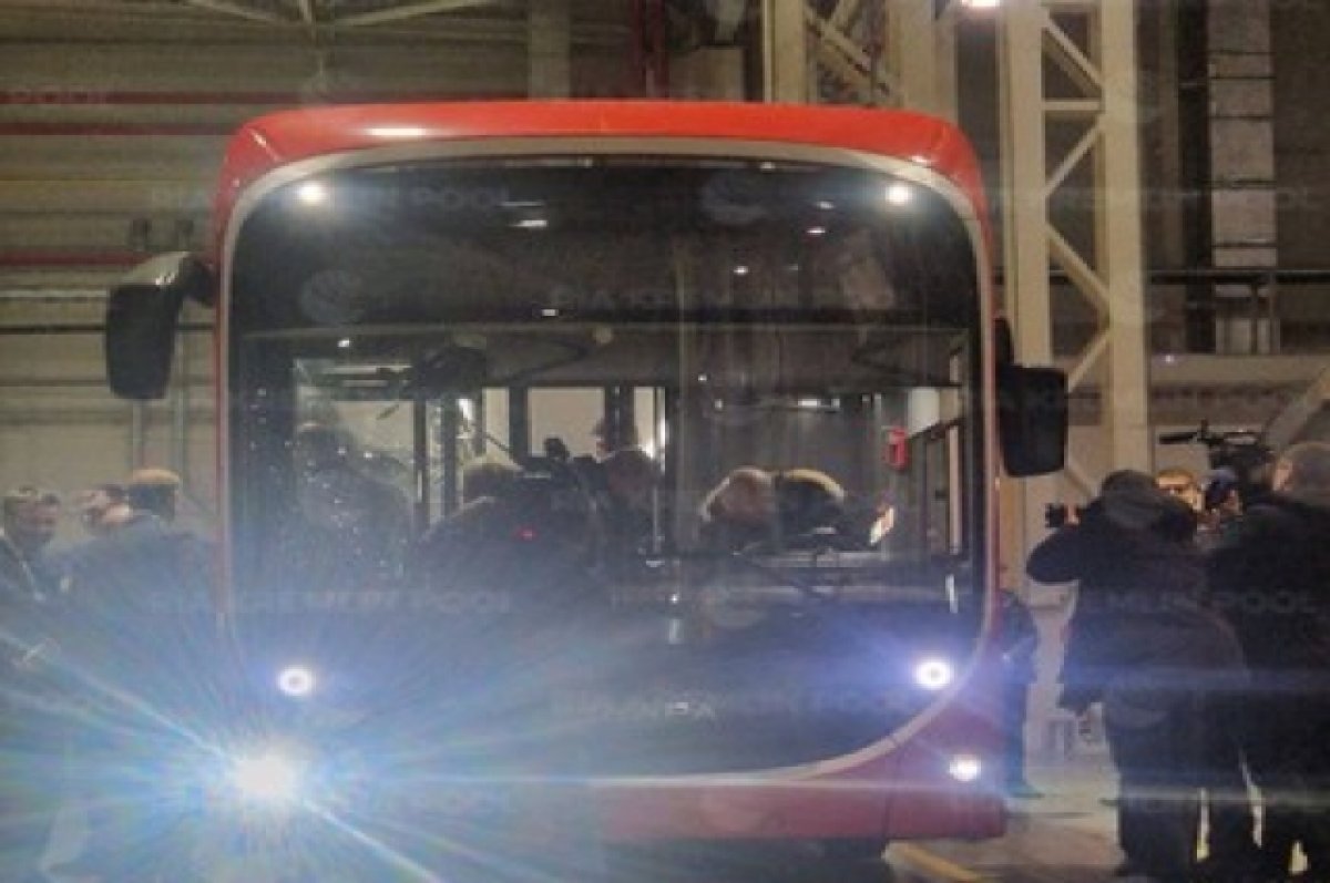 Путин сел за руль нового свердловского электробуса «Синара»