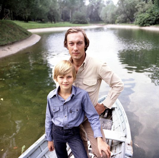 Олег Янковский с сыном. 1979 год.