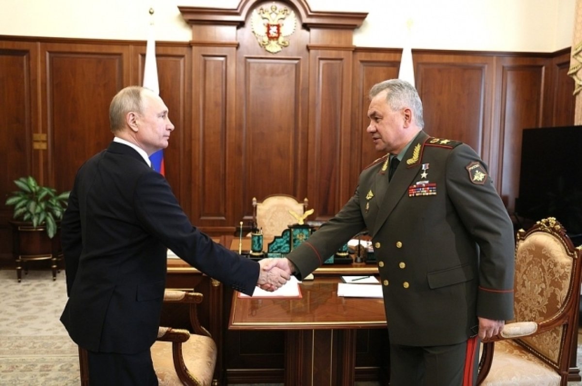 Путин поздравил Шойгу с успешным освобождением Авдеевки
