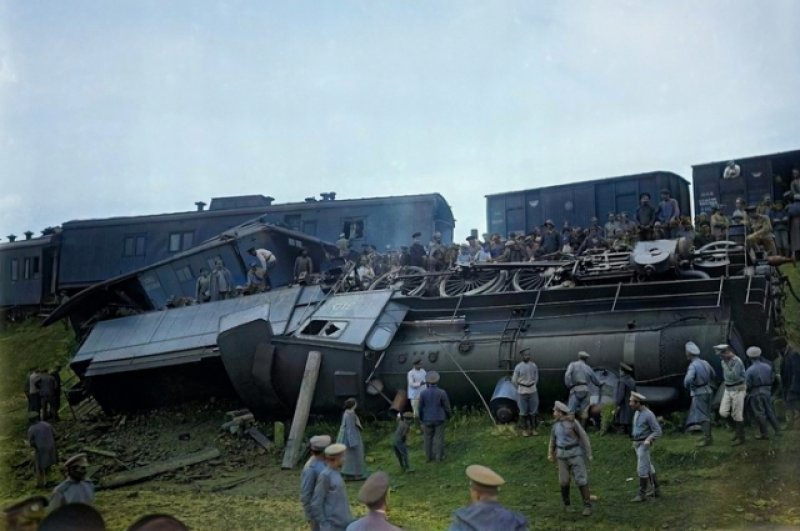 Крушение поезда около станции Филимоново. Май 1917 год.
