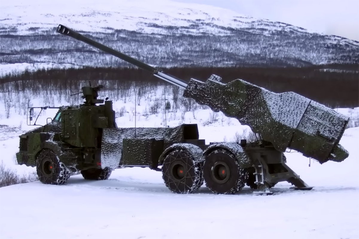 «РВ»: ВС РФ впервые уничтожили самую современную шведскую САУ Archer