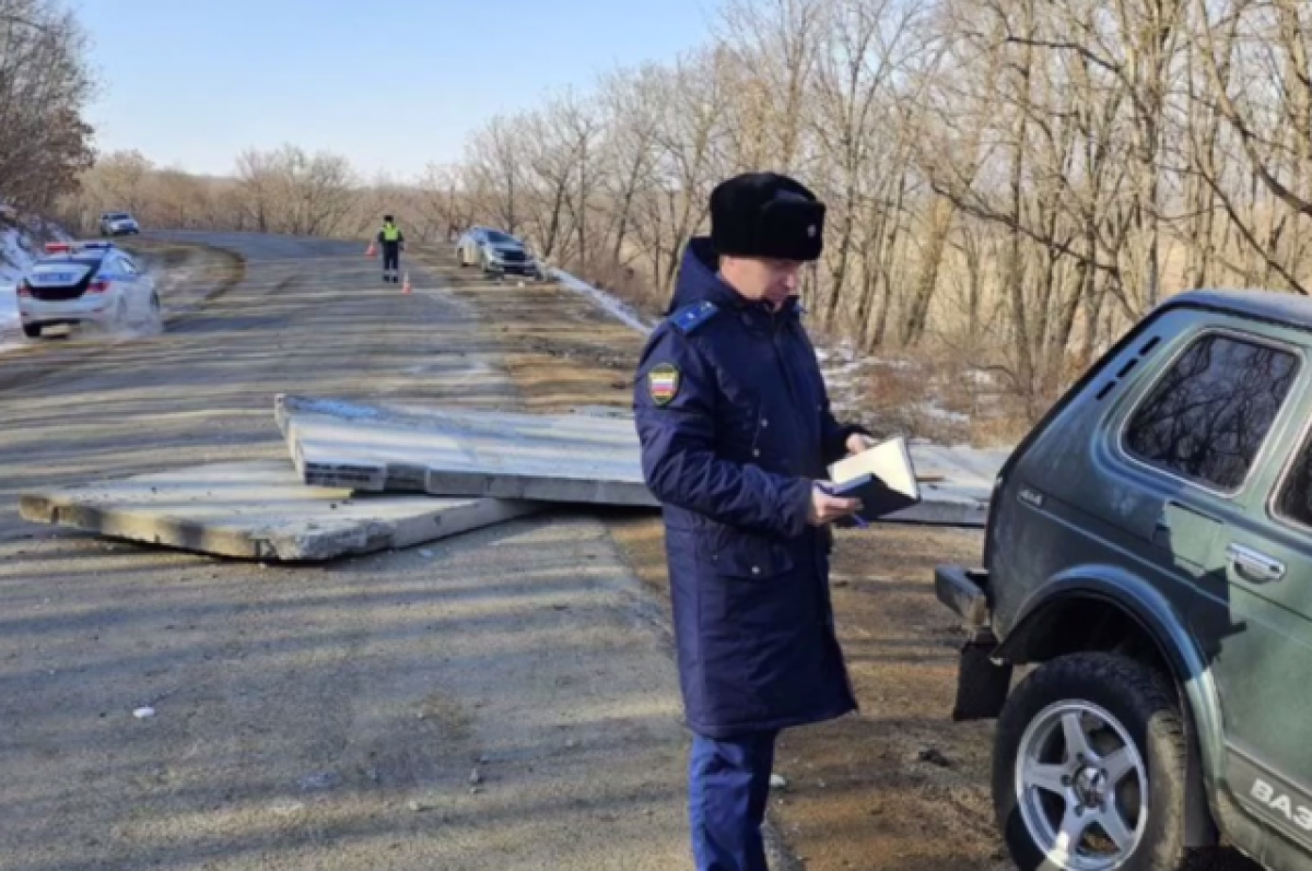 В Приморье с фуры на трассу упали железобетонные плиты, погибли 2 человека  | Аргументы и Факты