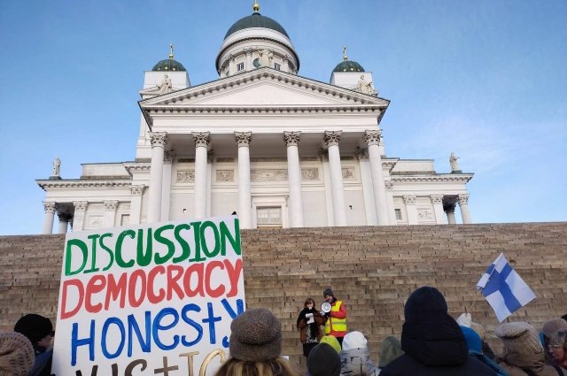 Правительство Финляндии игнорирует массовое недовольство населения