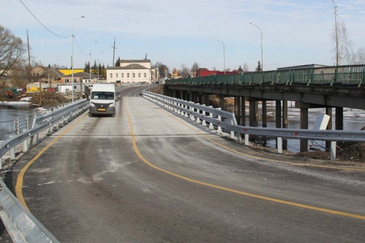 В Брянской области открыли движение по мосту через реку Судость
