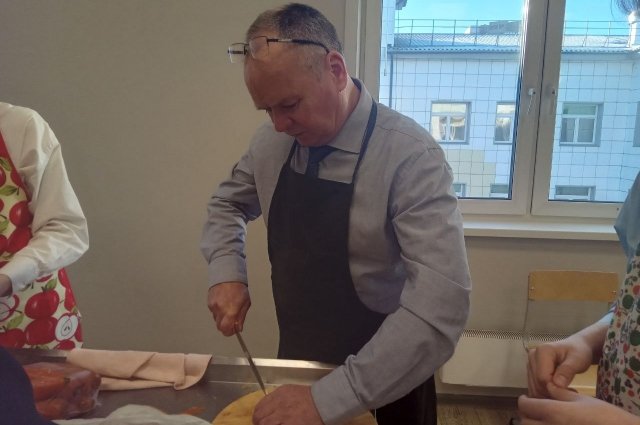 Игорь Брик на уроке.