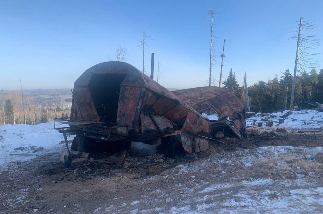 Во время поджога в вагончике спали трое мужчин.