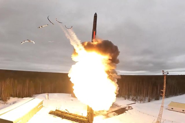Учебно-боевой пуск ракеты «Ярс» с космодрома Плесецк