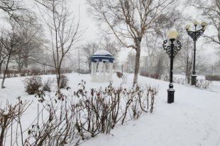 В Южно-Сахалинске днем временами небольшой снег, температура -4…-6°С.