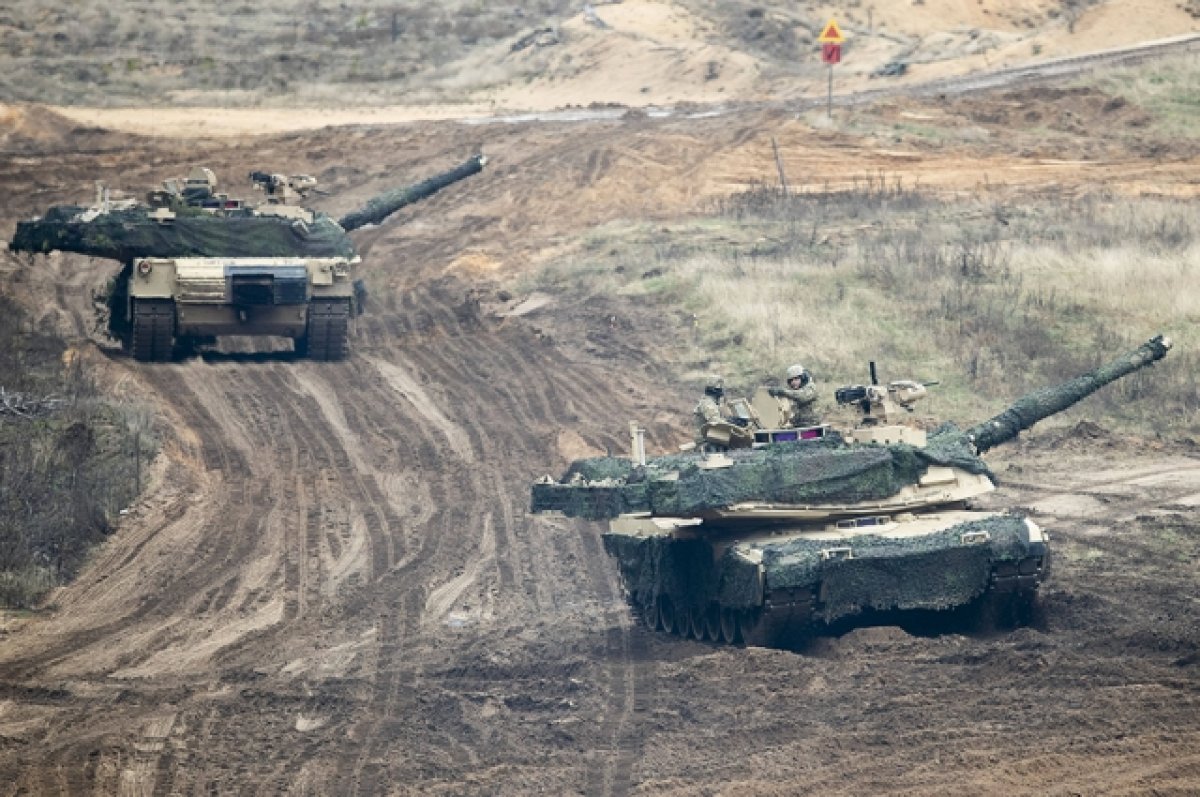 Появились кадры поражения танка Abrams российским FPV-дроном «Упырь»