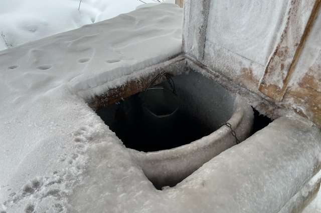 В Татарстане дети упали в колодец, не заметив его в снегу. 