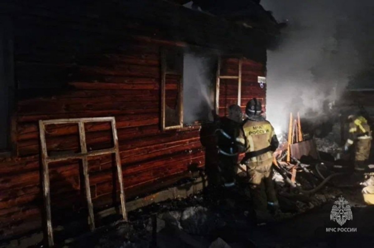 Двое детей в запертом доме погибли на пожаре в Республике Алтай