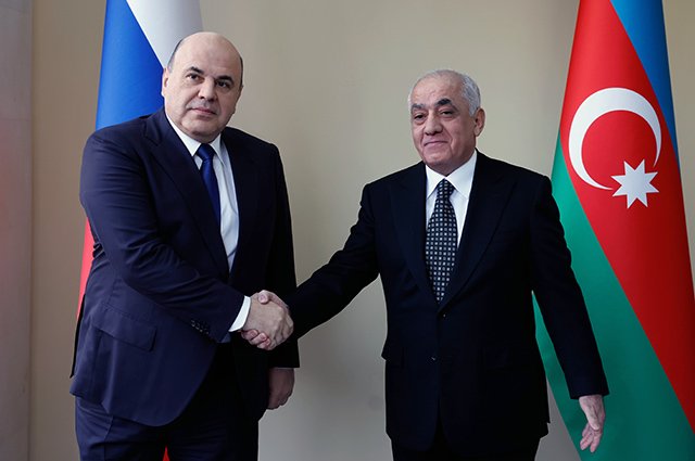 Михаил Мишустин и премьер-министр Азербайджана Али Асадов во время встречи в Баку.
