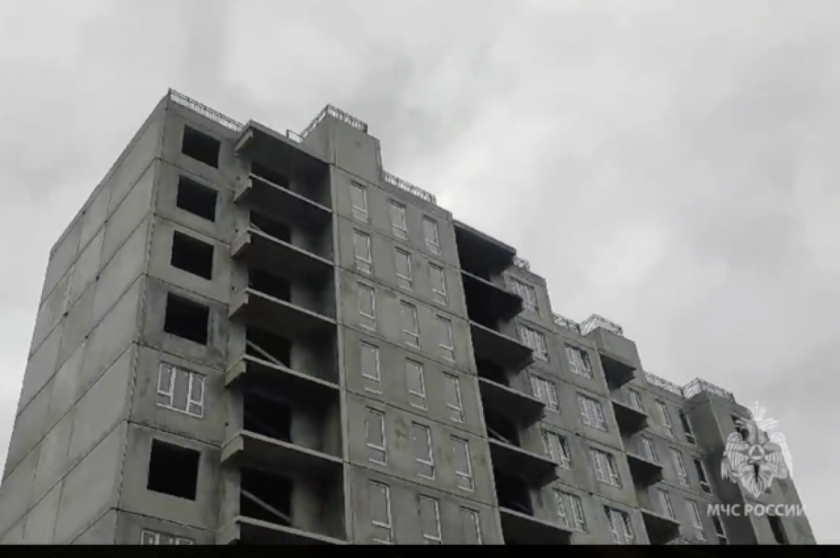В Ростове ликвидировали пожар в строящейся многоэтажке в Левенцовке