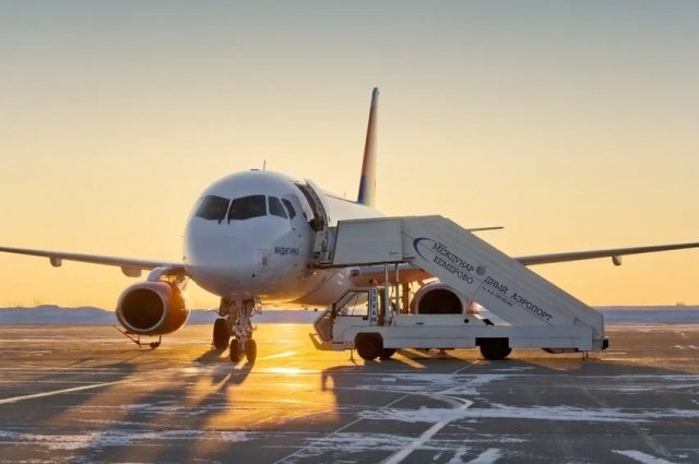 Взлётную полосу в кемеровском аэропорту отремонтируют лишь к 2026 году, после чего самолёты могут полететь в Таиланд и Турцию.