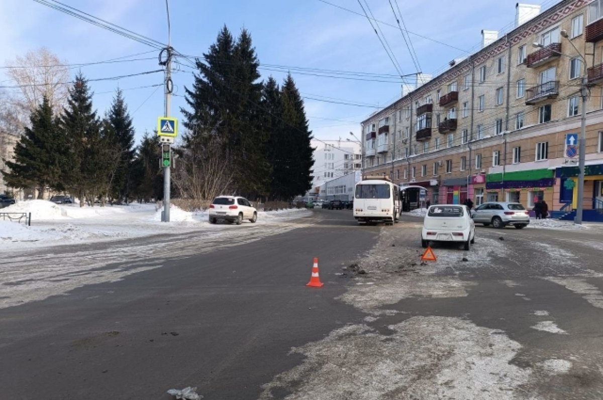 Четырехмесячная девочка пострадала после лобового ДТП в Томске | АиФ Томск