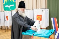 Митрополит Павел проголосовал на избирательном участке № 294 в Ханты-Мансийске.
