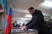 Мэр Кемерова Дмитрий Анисимов тоже проголосовал 15 марта и сообщил, что, исходя из числа людей на участке, многие жители ФПК решили сделать важный выбор именно в этот день.
