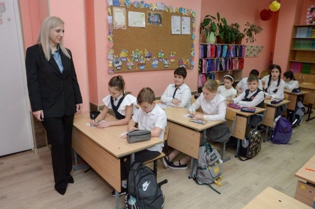 В этом году Ирина Амосова отметит 18-летие с начала работы в школе.
