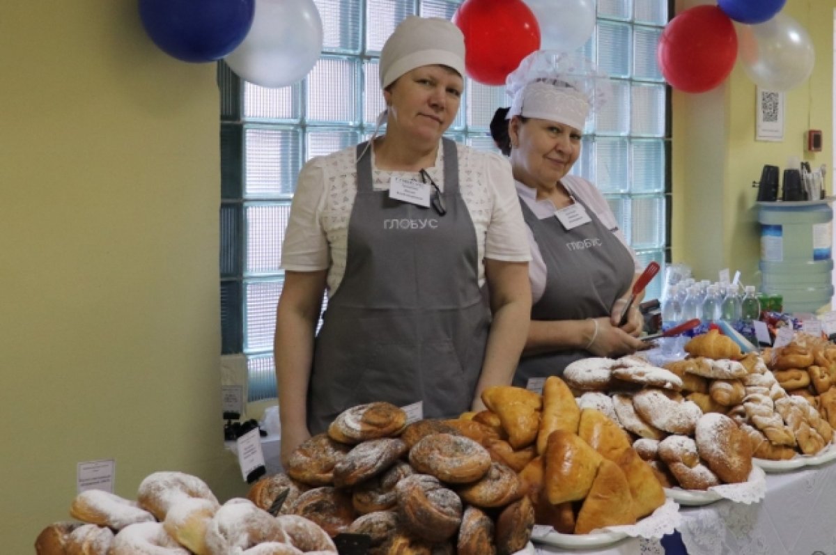 Продовольственные ярмарки работают возле избирательных участков в Барнауле
